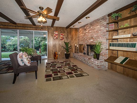 4th image of 36 W Southwood Dr