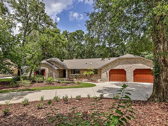 3rd image of 20 Winding Creek Way