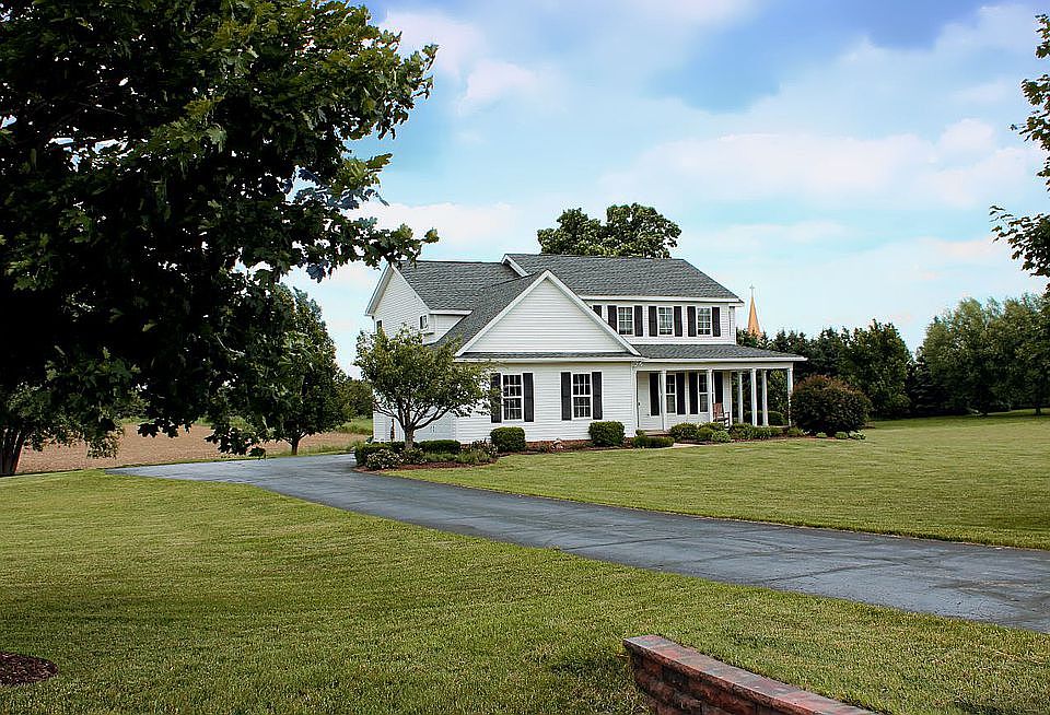 2nd image of 7495 N Pinefield Dr