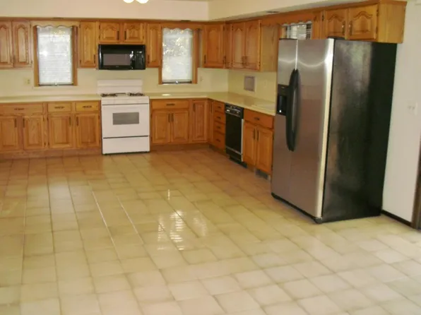 362 Wilson Avenue image 3 of 21