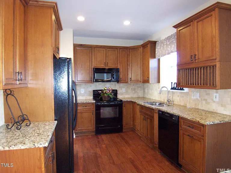5525 Keowee Way — Photo 2