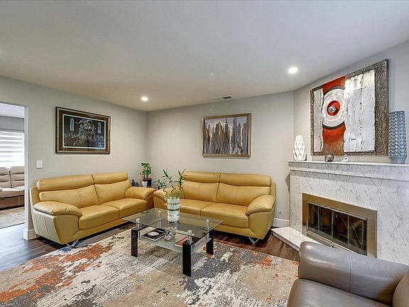 Furnitures are different from showing in the pictures, this can be used as family room/home office or kid play area