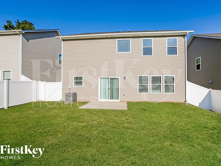9225 Evans Creek Ct — Photo 15