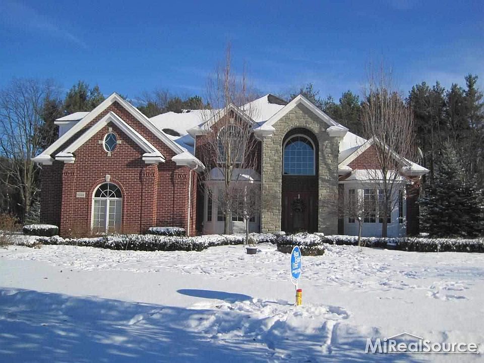 1st image of 63324 N Plantation Ct