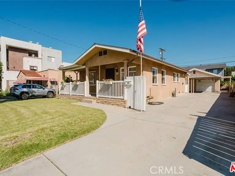 609 Alexander St — Photo 24