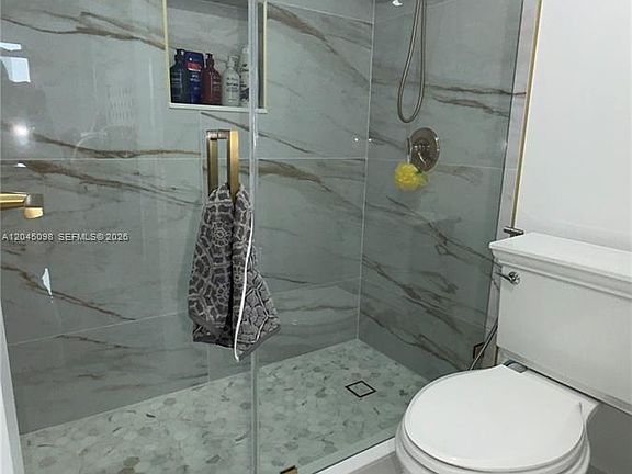 3rd image of 2333 Brickell Ave