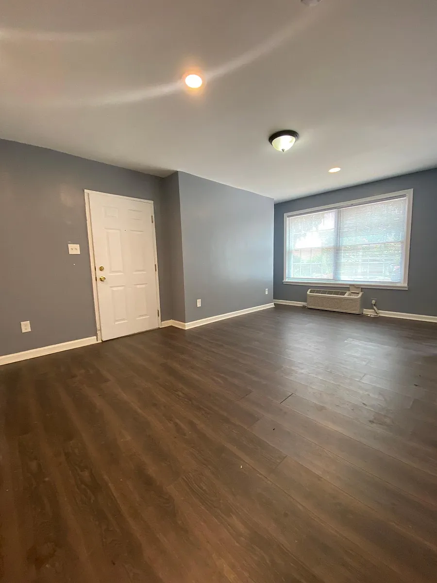 Building Photo - 1516 Marion St NW #101