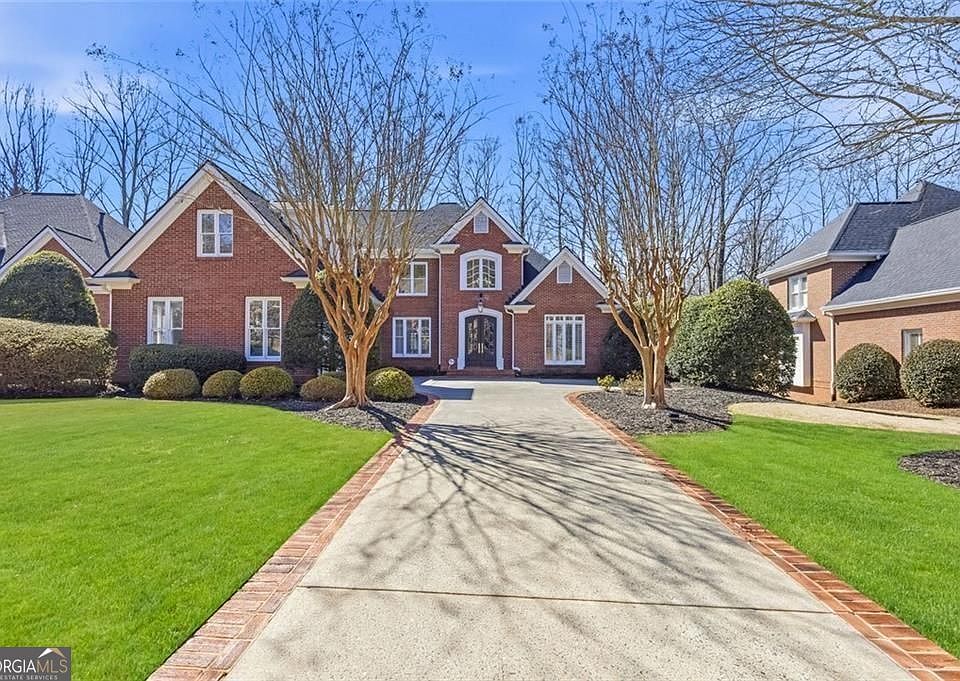 1st image of 3165 Wolf Willow Close