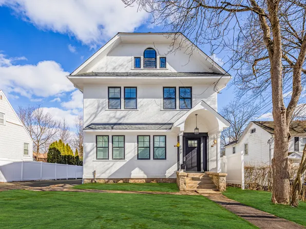 649 Newfield Avenue, Stamford, CT 06905