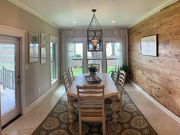 4th image of 428 Craftsman Ave