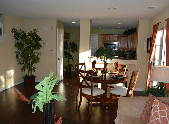 4th image of 1608 Hermocilla Way
