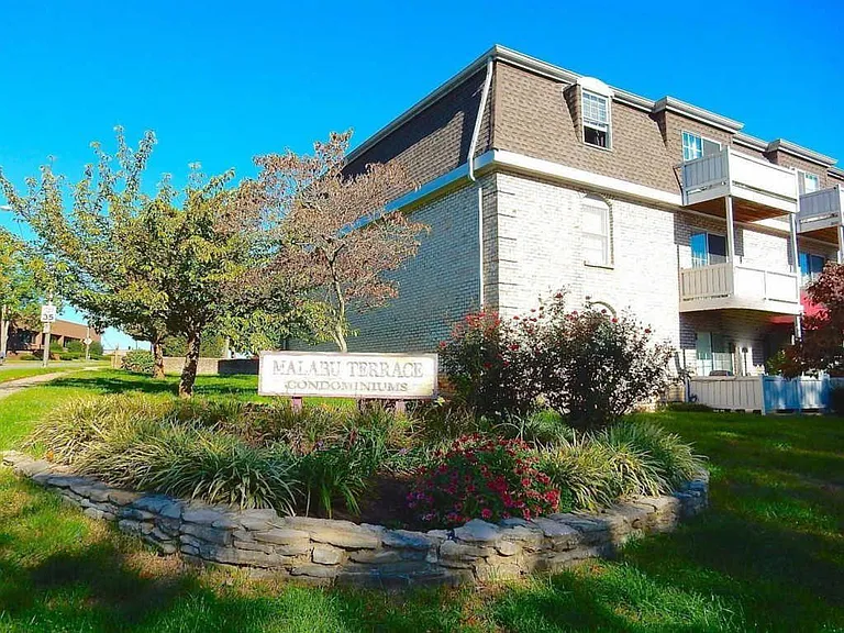 175 Malabu Dr #54 — Photo 2