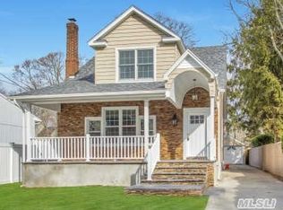 3653 Bunker Ave, Wantagh, NY 11793