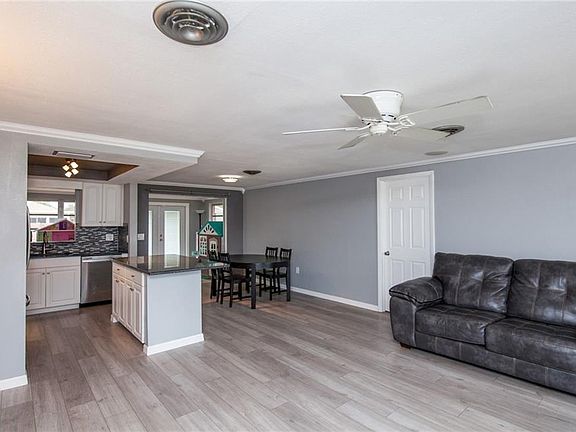 5th image of 467 Sunnyside Dr