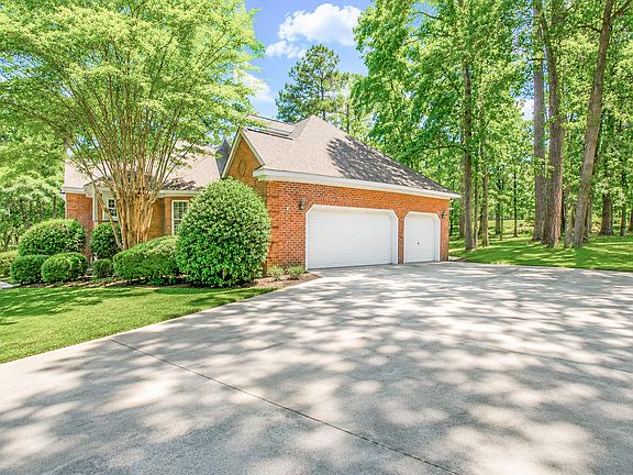 2nd image of 101 Loganberry Ct