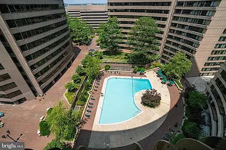 1300 Crystal Dr #1401S — Photo 27