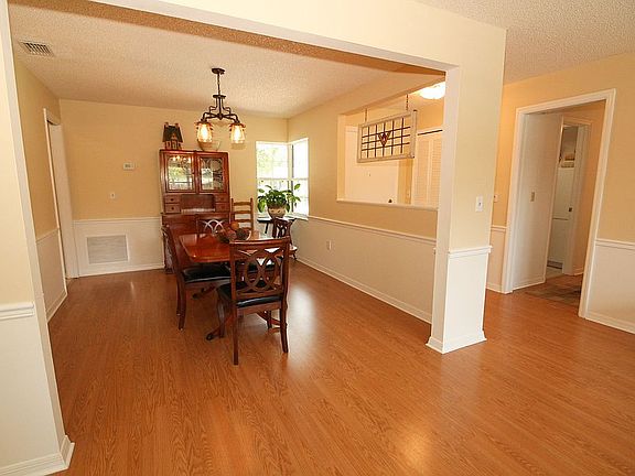 4th image of 1189 Rosemary Dr