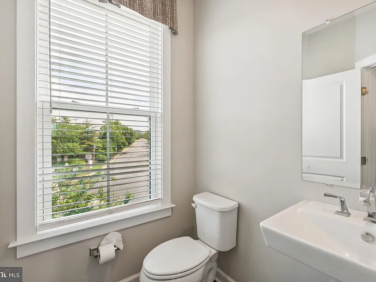 13212 Woodland Park Rd — Photo 19