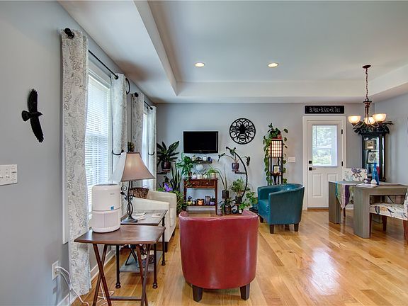 2nd image of 1317 Boulevard Place