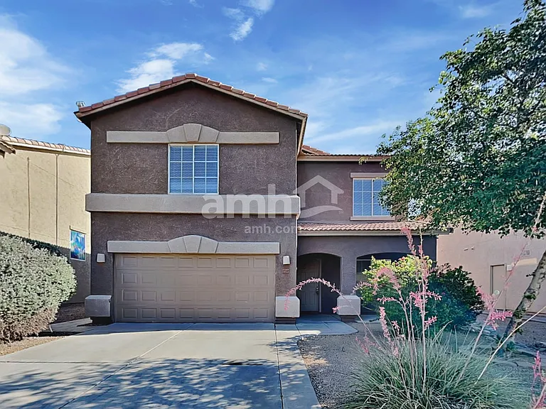 13240 W Watson Ln — Photo 1