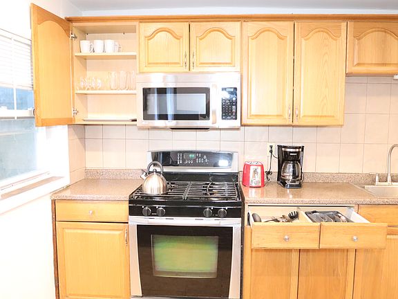 4th image of 455 Pavonia Ave #2C
