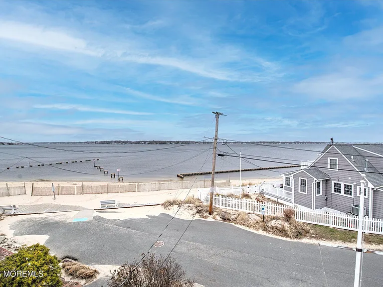 424 E Longport Ave — Photo 22