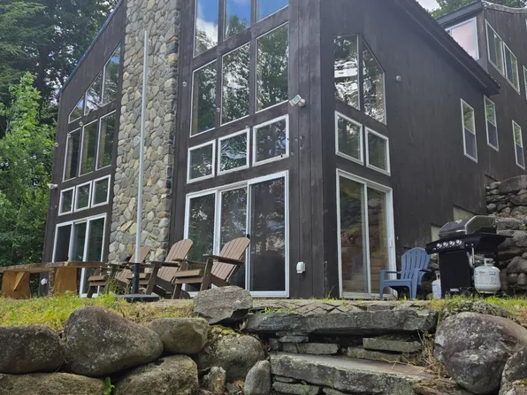 24 Cliffside Drive, Saint Albans, ME 04971