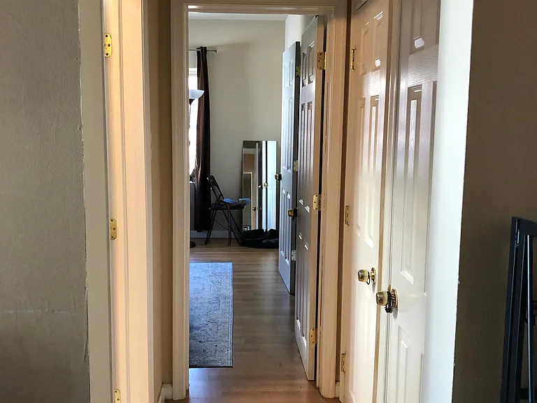 109 S 21st St #9 — Photo 3