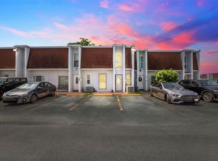Laguna Condo, Miami, FL 33172