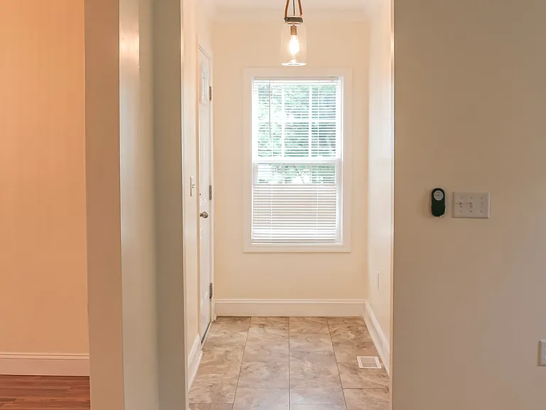 304 Kidder St — Photo 5