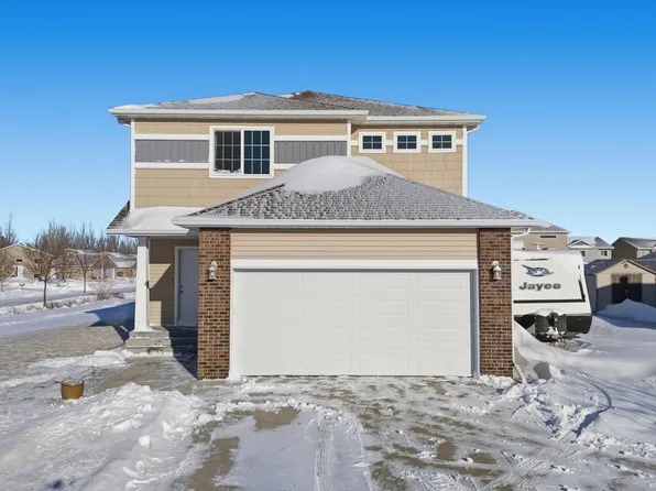 1504 36th Ave S, Moorhead, MN 56560