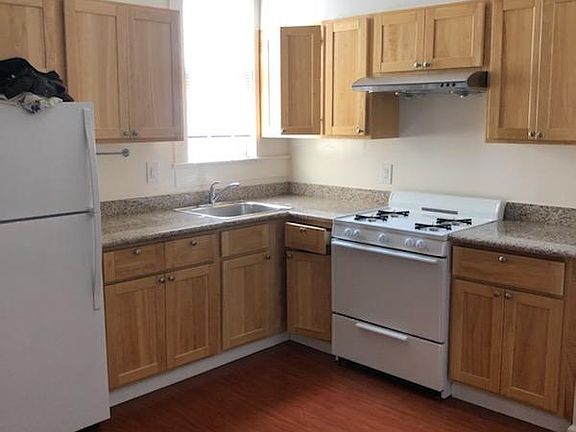 4th image of 1534 Clay St APT 12