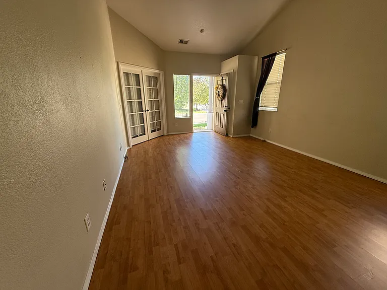 5292 S Shawnee St — Photo 3