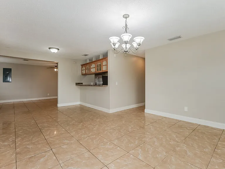 6624 N Cameron Ave — Photo 4
