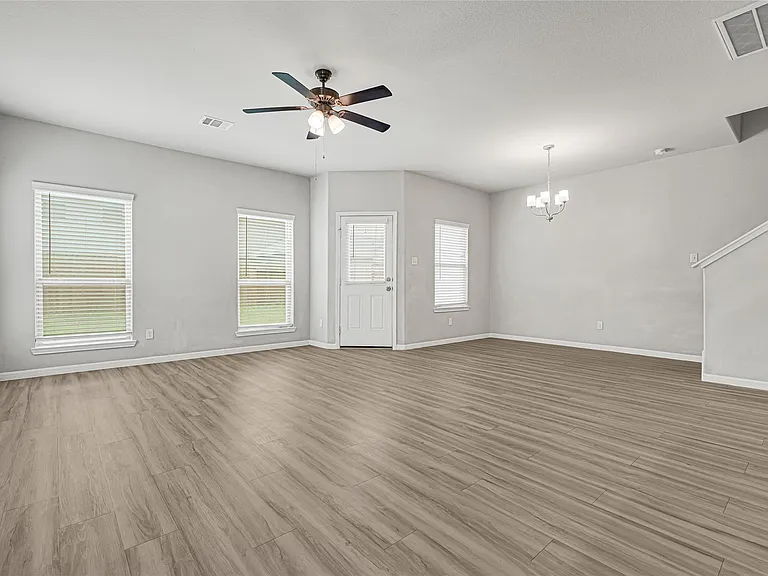 6518 Wenlock Dr — Photo 7