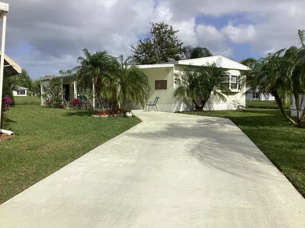 7 La Paloma Lane, Port St Lucie, FL 34952