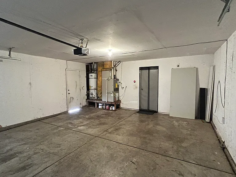 2752 Houston Ave — Photo 20