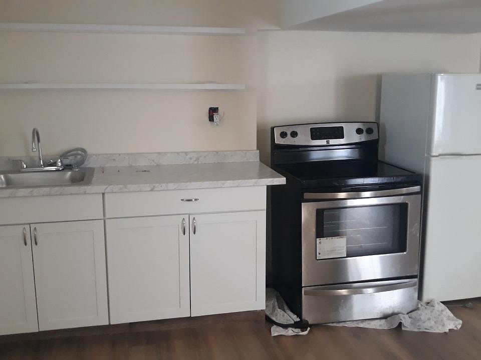 1st image of 178 Greenleaf Ave #1