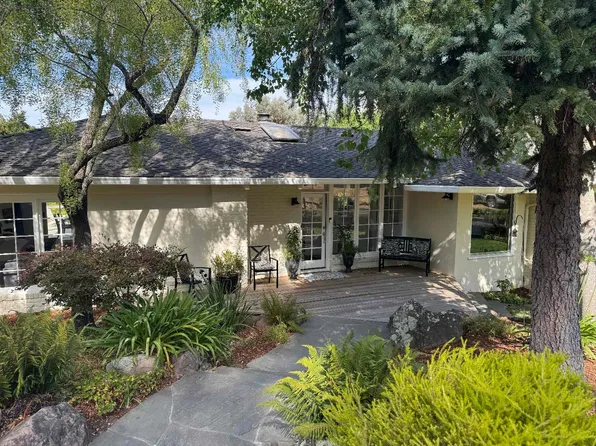 115 Toyon Ct, Woodside, CA 94062