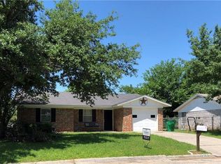 1313 Noel Dr, Gainesville, TX 76240