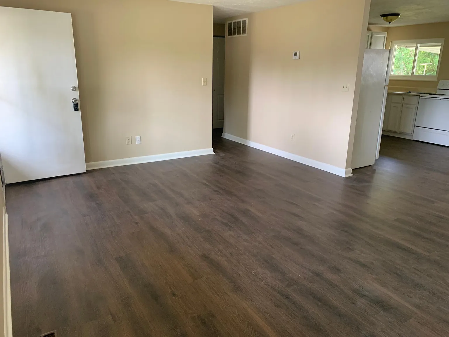 4830 Delba Dr — Photo 3