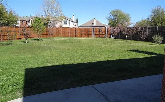 2nd image of 1200 Elmhurst Ln