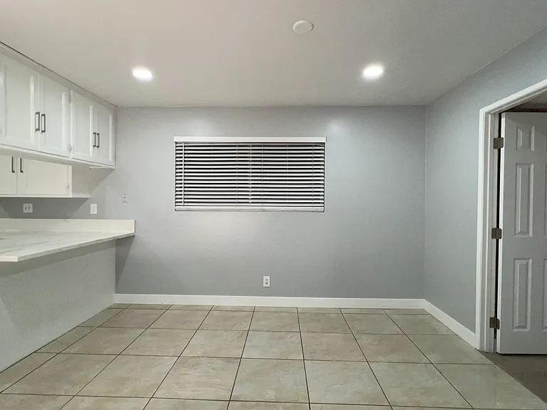 15503 Bloomfield Ave — Photo 4
