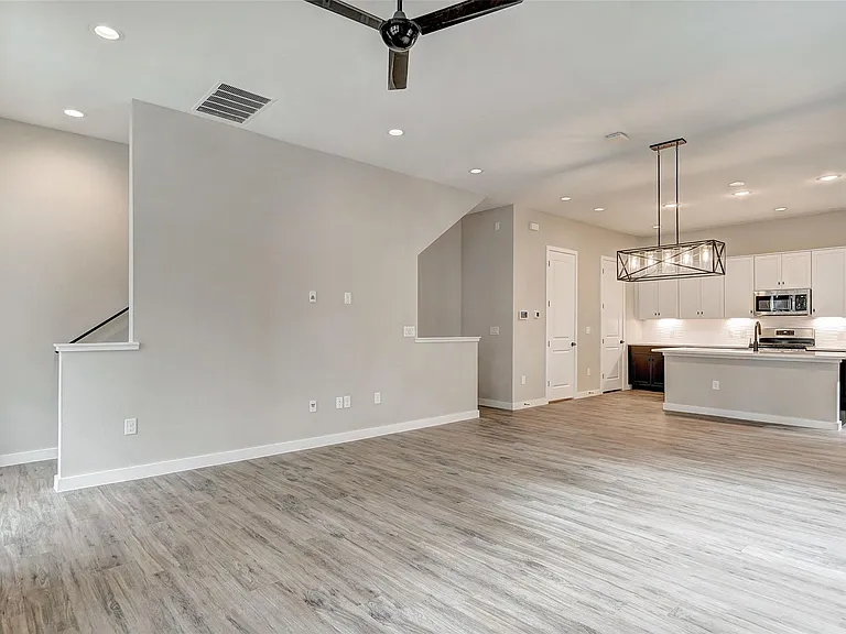 3809 Valley View Rd #13 — Photo 8