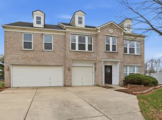 5957 N Attleburg Dr, McCordsville, IN 46055