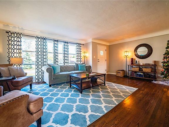 2nd image of 22289 Blossom Dr