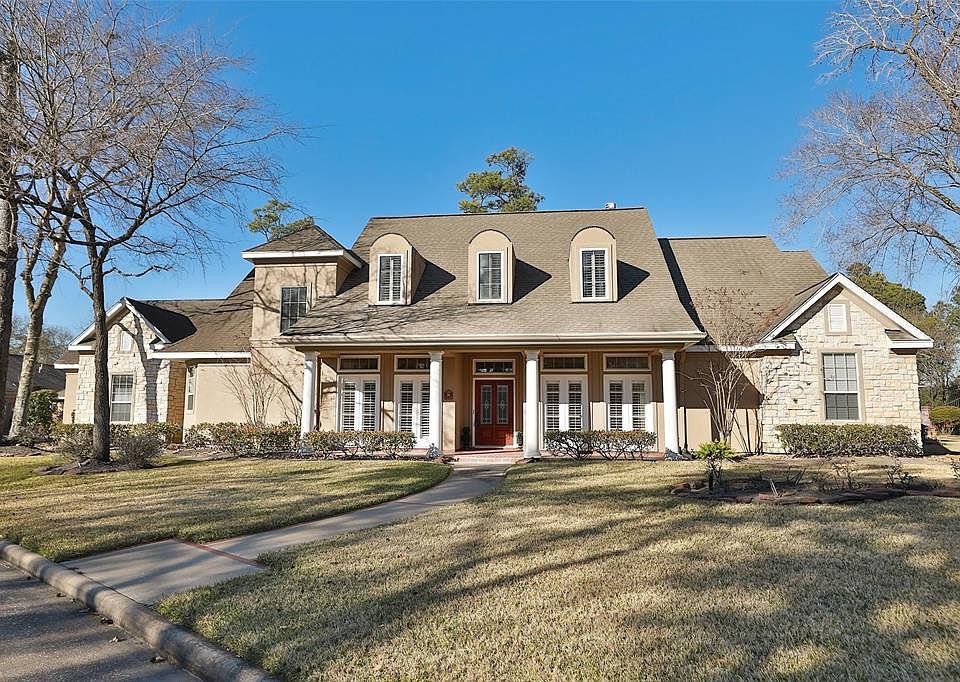 1st image of 14 Villa Bend Dr