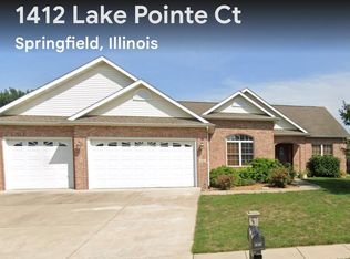 1412 Lake Pointe Ct, Springfield, IL 62712