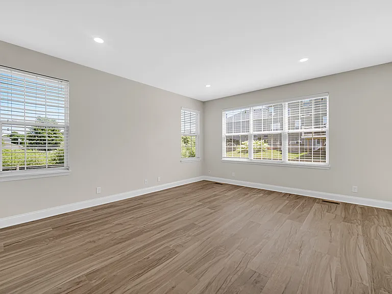 803 W Courtland St — Photo 25