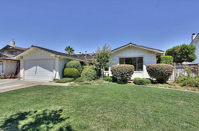 1st image of 4976 Yucatan Way